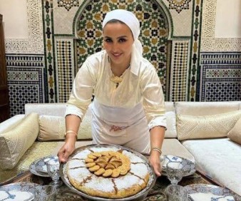 A lady from Fez making Pastilla dish